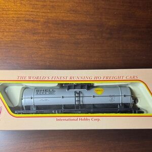 IHM Shell Gas HO Scale Tanker Train Car (New)